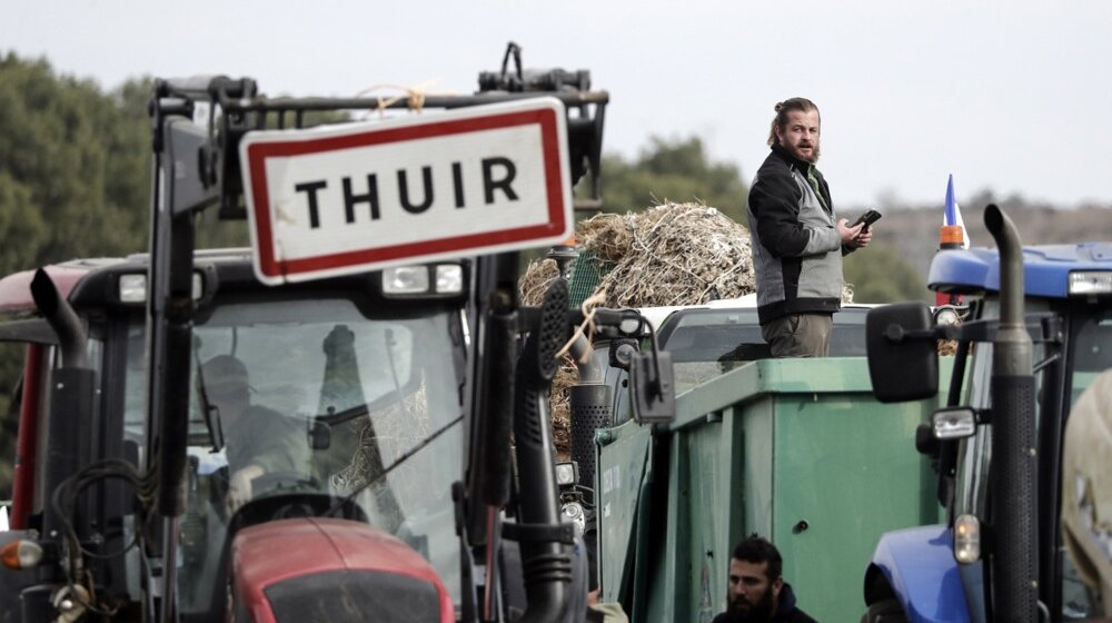 Dva ključna sindikata poljoprivrednika u Francuskoj obustavljaju protest 1