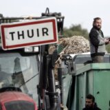 Dva ključna sindikata poljoprivrednika u Francuskoj obustavljaju protest 6