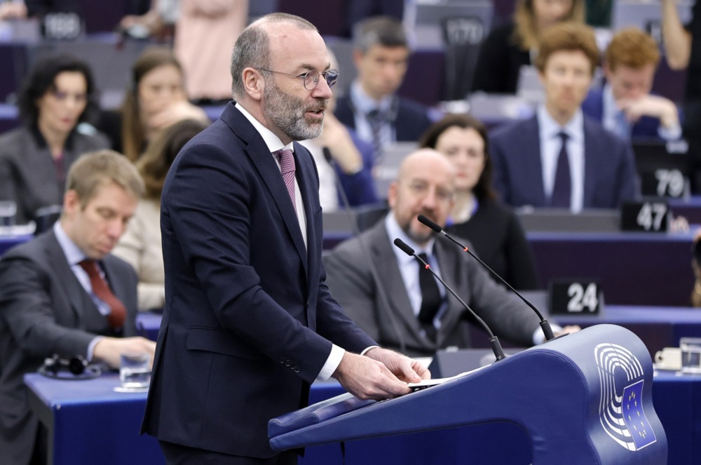 "Ovog puta, pretnja krajnje desnice je stvarna": Analiza Politika o izgledu EP nakon junskih izbora 2 "Ovog puta, pretnja krajnje desnice je stvarna": Analiza Politika o izgledu EP nakon junskih izbora 2