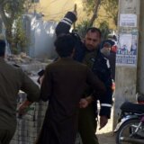 U Pakistanu policija nasilno razbila skupove pristalica bivšeg premijera 7