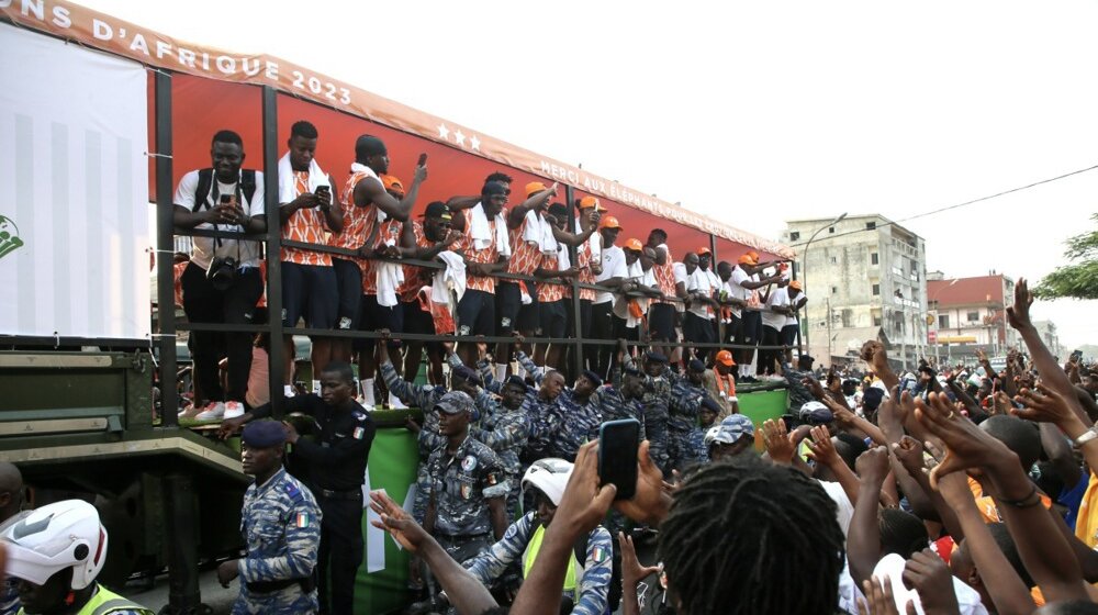 Trijumfalna parada "slonova", prvaka Afrike: Abidžan pozdravio svoje junake na prikolici kamiona 1
