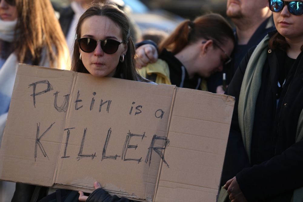 (FOTO) Sveće, cveće i "glasna" tišina: Građani širom sveta odali počast Alekseju Navaljnom 2 (FOTO) Sveće, cveće i "glasna" tišina: Građani širom sveta odali počast Alekseju Navaljnom 2