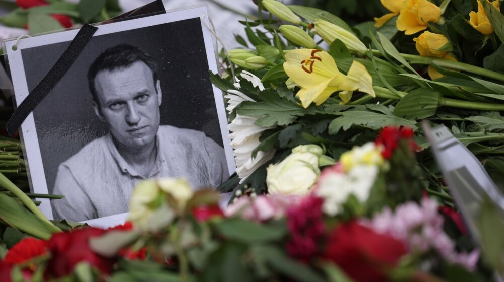 Građani Beograda i Novog Sada odali poštu Navaljnom 11