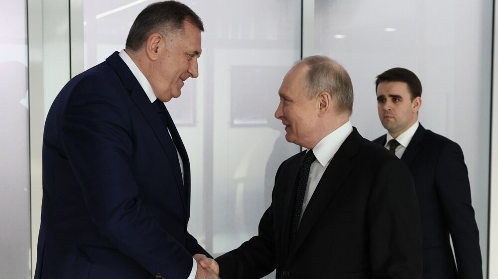 Putinov orden Dodiku: Dvostruka igra? 1