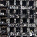 "Cela fasada gorela, zapaljeni delovi padali na trotoar": U požaru u stambenoj zgradi u Valensiji četvoro mrtvih 6