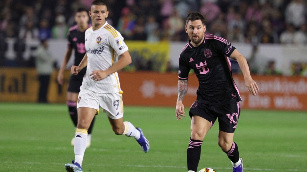 Kazna za Mesija: Stavljao ruku na vrat suparničkog trenera (VIDEO) 1