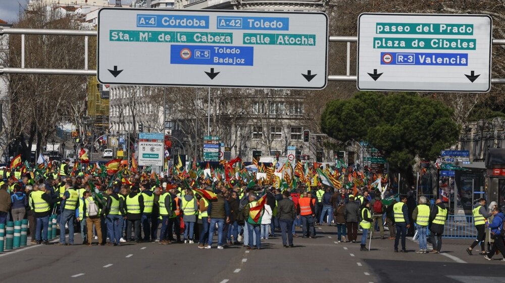 "Čekamo rešenja ali brza i iz EU i Španije": Poljoprivrednici ponovo blokirali traktorima centar Madrida 1