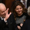 Mađarski predsednik koji podržava Orbana obećava da će se odupreti pokušaju Mađara da ga smeni 12
