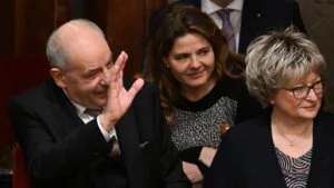 Mađarski predsednik koji podržava Orbana obećava da će se odupreti pokušaju Mađara da ga smeni 11