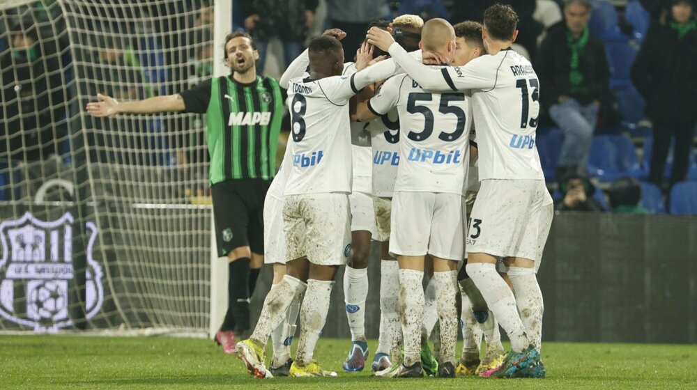 Napoli ubedljiv protiv Sasuola 1