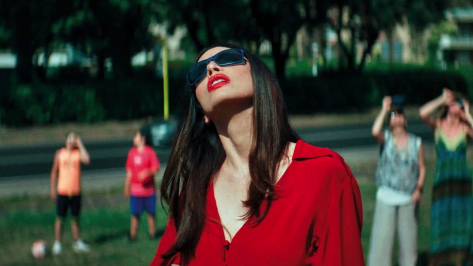 Film: Dario Arđento, rediteljski maestro košmarnih vizija najmračnijih tajni 4 Nastavio je da snima i u 21. veku, njegov najnoviji film je „Iza tamnih naočara" iz 2022. godine