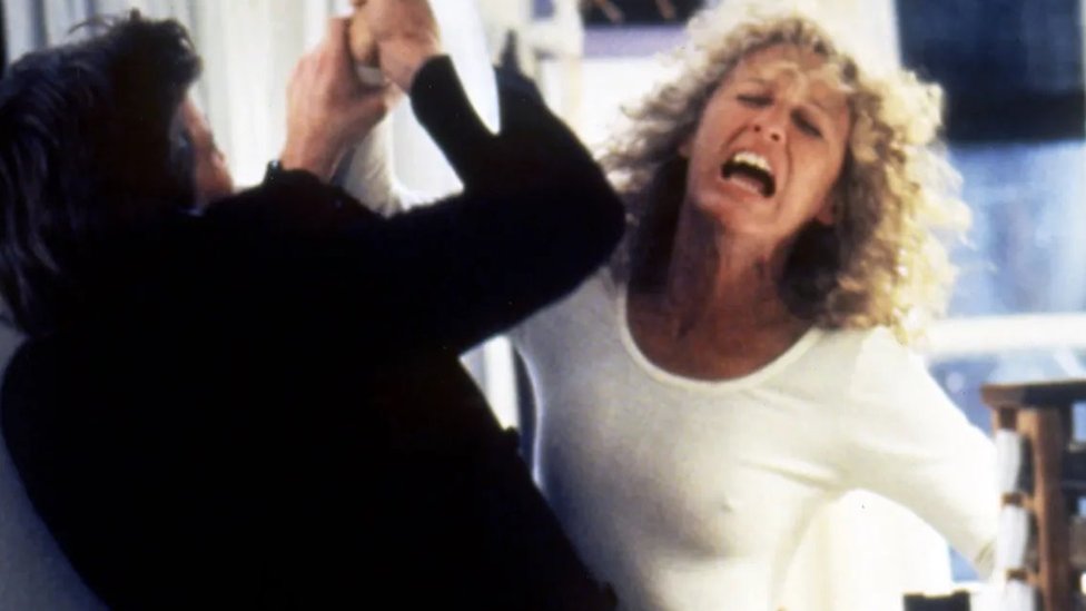 Film: „Fatalna privlačnost“, najtoksičniji stereotip dejting kulture 2 Originalna Fatalna privlačnost se bavila kulturološkim anksioznostima prema seksu i feminizmu