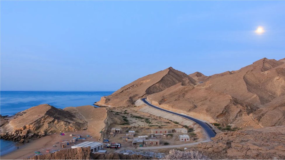 Pakistan: Autoput duž Arapskog mora nekada je tim stazama išla vojska Aleksandra Velikog, danas vojnici i hodočasnici 1 autoput