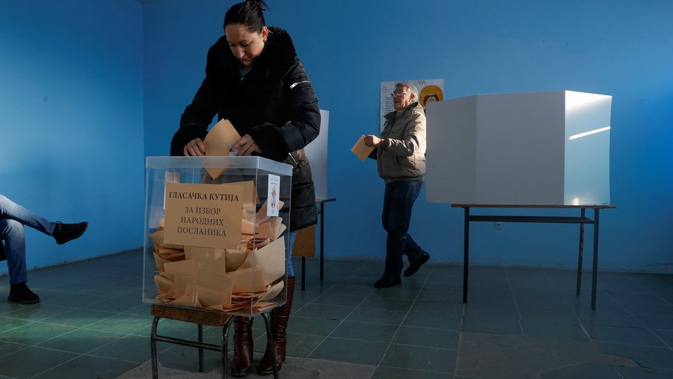 Izbori u Srbiji: Nepravilnosti koje su domaći i strani posmatrači videli tokom glasanja, šta piše u izveštaju ODIHR 1 izbori, izbori u Srbiji