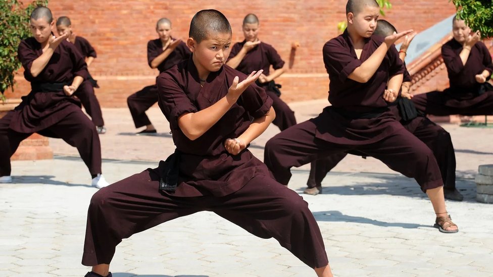 Gjalvang Drukpa je 2008. godine počeo da ohrabruje monahinje da uče veštinu samoodbrane