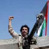 Izrael i Palestinci: Huti tvrde da su napali raketama američki trgovački brod u Crvenom moru 7