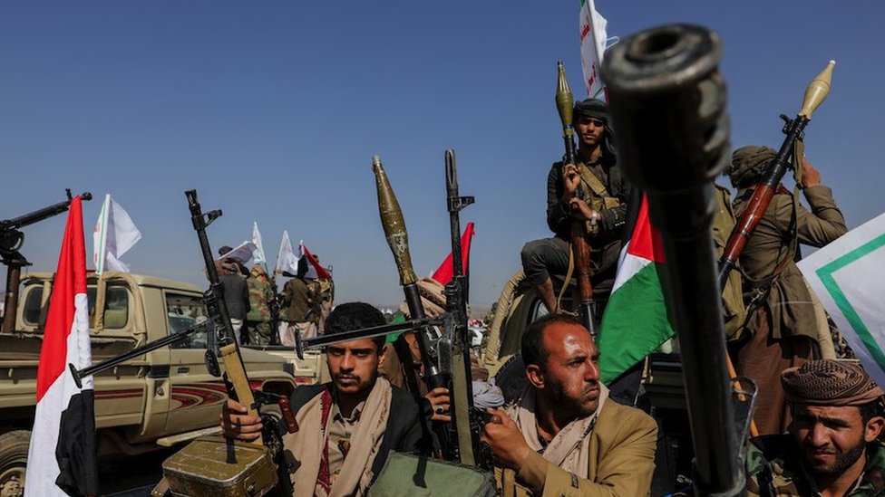 Houthi tribesmen gather to show defiance after U.S. and UK air strikes on Houthi positions near Sanaa, Yemen February 4, 2024.REUTERS/Khaled Abdullah