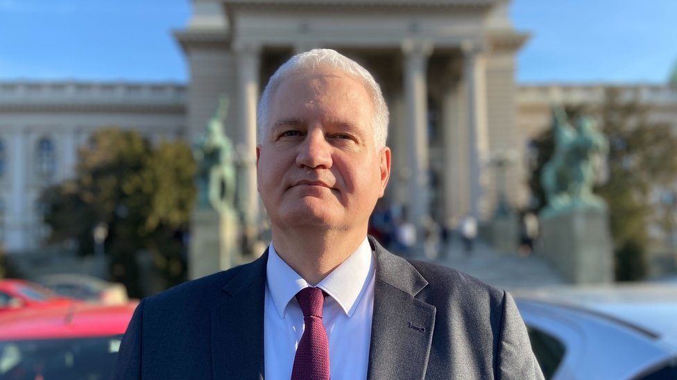 Skupština Srbije: Zašto su kupus, transparenti i zakletve u holu obeležili konstitutivnu sednicu 2 Predrag Marsenić