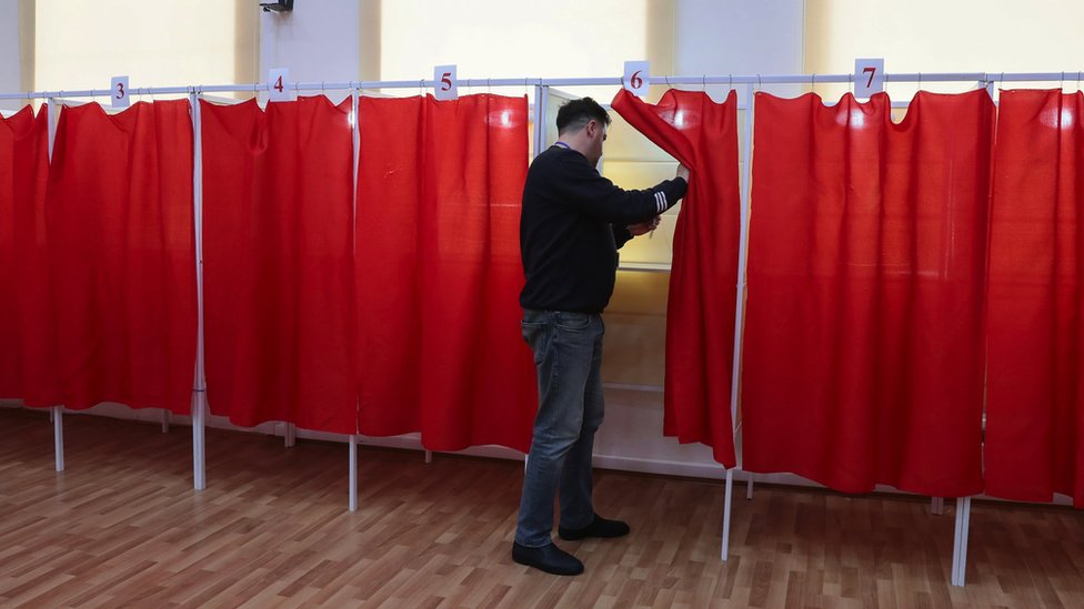 Izbori u Azerbejdžanu: Predsednik Ilham Alijev pokušava da učvrsti vlast 13 Biračko mesto, Azerberjdžan