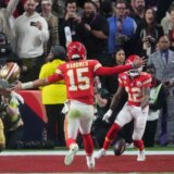 Superboul 2024: Kanzas Čifsi odbranili NFL titulu, poljubac Tejlor Svift na terenu 4