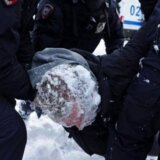 Aleksej Navaljni: „Umro je od sindroma iznenadne smrti", kažu iz zatvora, njegovi saradnici optužuju vlasti da kriju telo 8