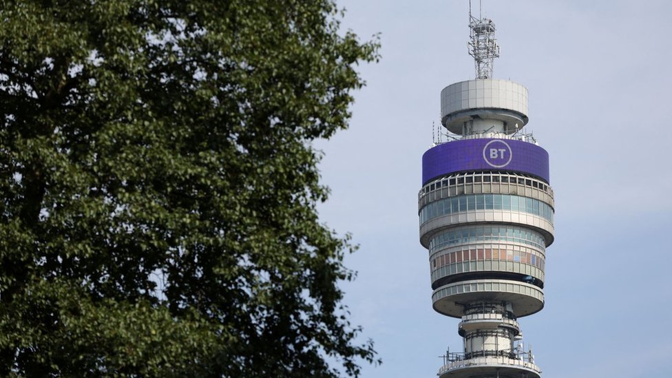 Arhitektura: Londonski BT toranj postaće hotel, prodat za 320 miliona evra 3 A view of BT Group logo displayed on BT tower, in London
