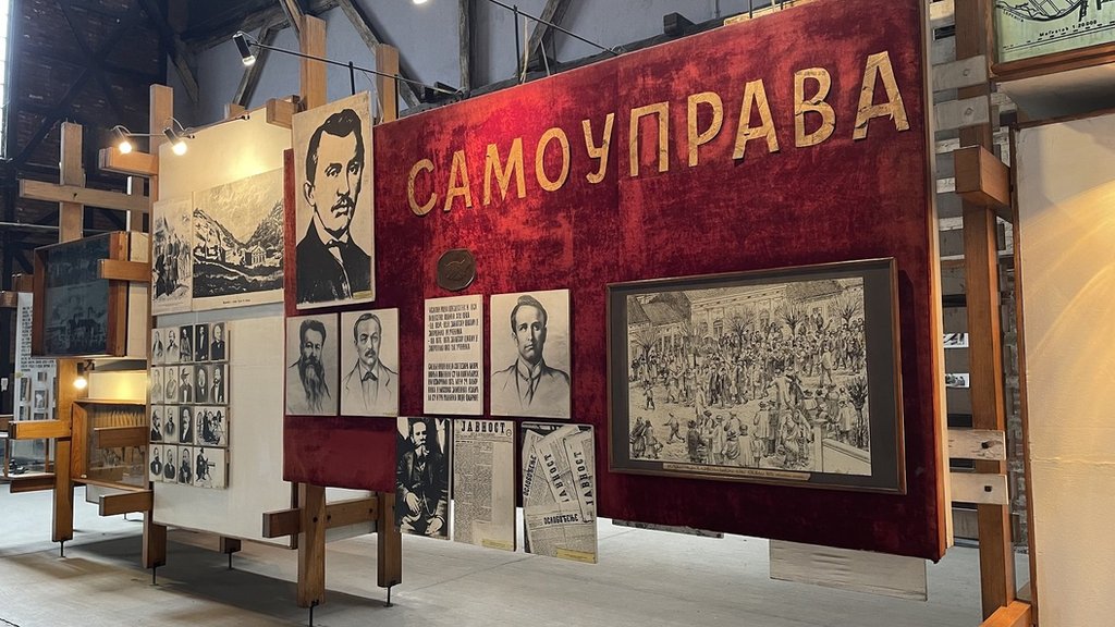 Crveno barjače: Kada su kragujevački radnici slavili osporavanu pobedu na izborima 1876. godine 3 Deo postavke u Muzeju Stara livnica čini i eksponati iz vremena „samouprave"