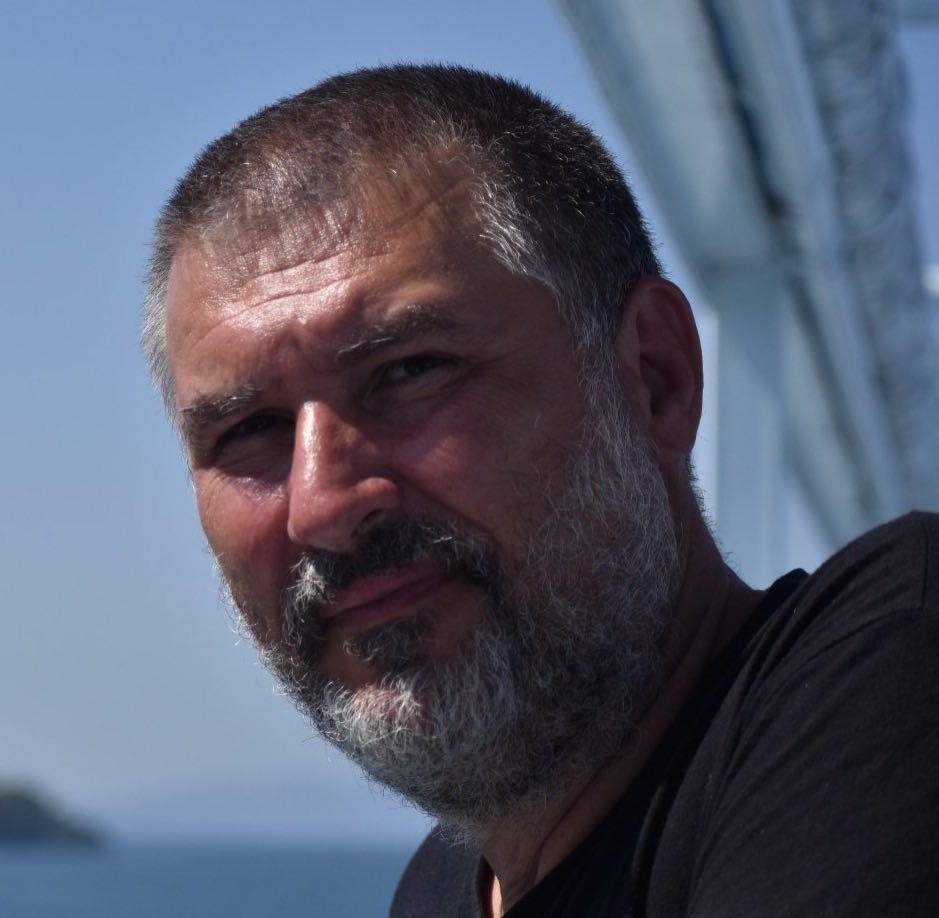 Prestupna godina: „Niko ne voli rođendan kao mi" 2 Aleksandar Aleksić je rođen 29. februara 1968. godine.