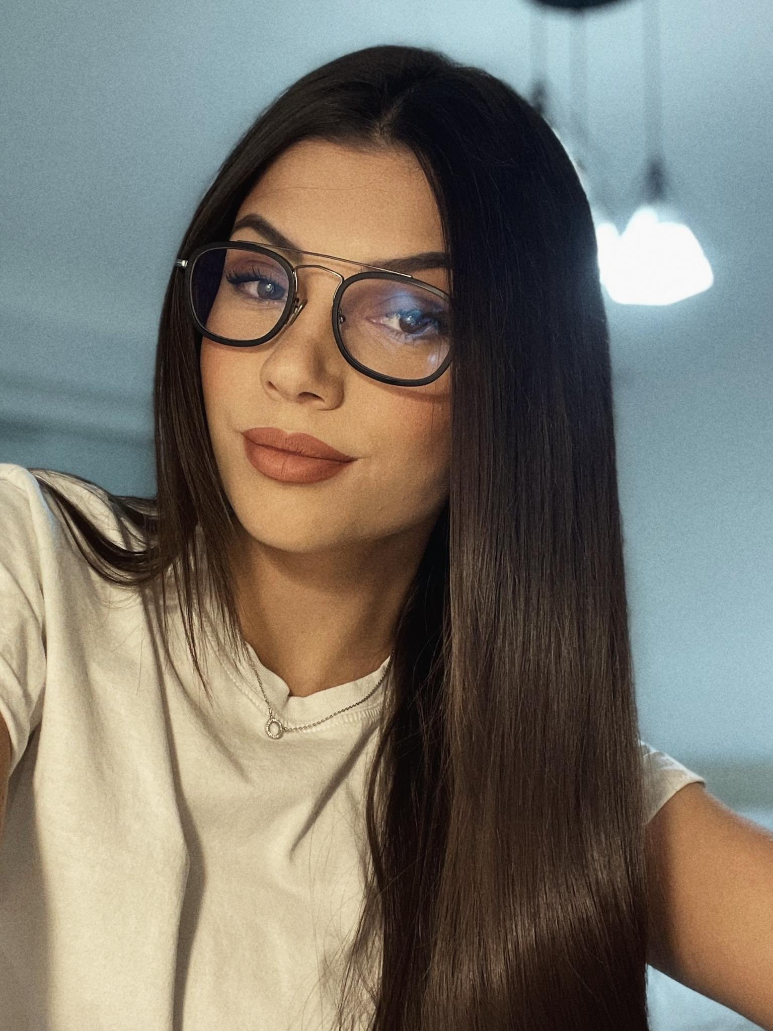 Prestupna godina: „Niko ne voli rođendan kao mi" 3 Anđela Mihajlović je apsolventkinja Fakulteta političkih nauka u Beogradu i rođena je 29. februara 2000.