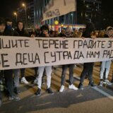 Stanari ne daju zelenu površinu u Bloku 63: Incident na protestu, srušena ograda 7