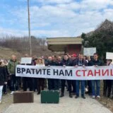Meštani Čortanovaca i Kreni-Promeni održali protest ispred Opštine Inđija zbog izmeštanja železničke pruge 7