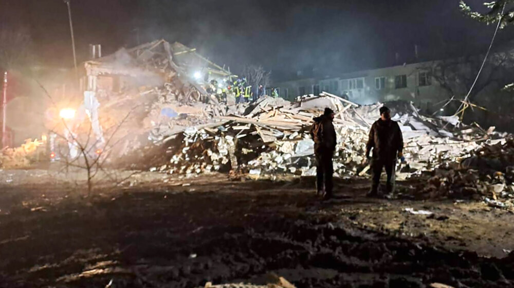 U raketnom napadu na Odesu ubijeno 14 osoba 1