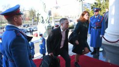 Konstituisana Skupština, poslanici dve opozicione koalicije se zakleli van sale (VIDEO/FOTO) 8