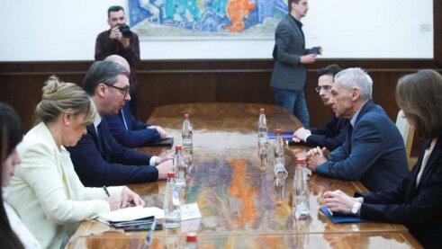 Vučićevo spoljnopolitičko žongliranje: Od srdačnog susreta sa Olenom Zelenskom do predavanja u Ruskom domu 3