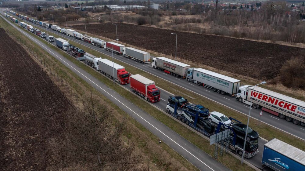 Ukrajina o blokadi granice sa Poljskom: Izbeglice ne mogu biti taoci trgovinskih interesa 1