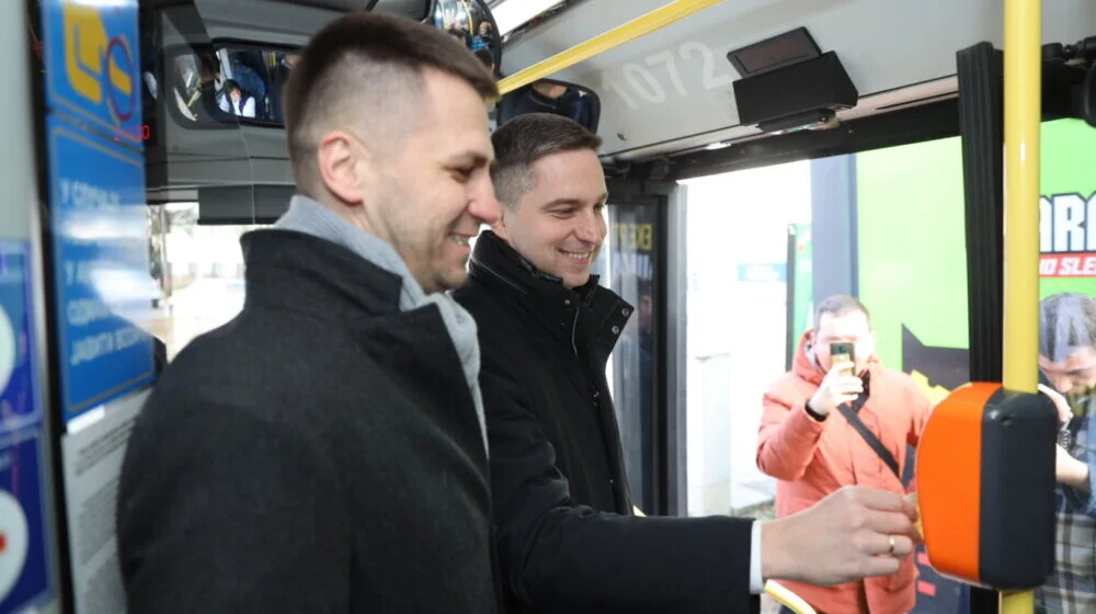 "Novi način plaćanja smanjuje gužve u javnom prevozu": "E-novčanik" počeo sa radom u autobusima u Novom Sadu 1