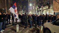 Protest Nedić Pripadnici neonacističke grupe obeležili godišnjicu smrti Milana Nedića, nešto dalje građani protestvovali zbog skupa (FOTO) 9
