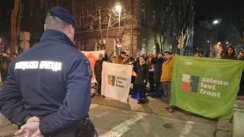Protest Nedić Pripadnici neonacističke grupe obeležili godišnjicu smrti Milana Nedića, nešto dalje građani protestvovali zbog skupa (FOTO) 4