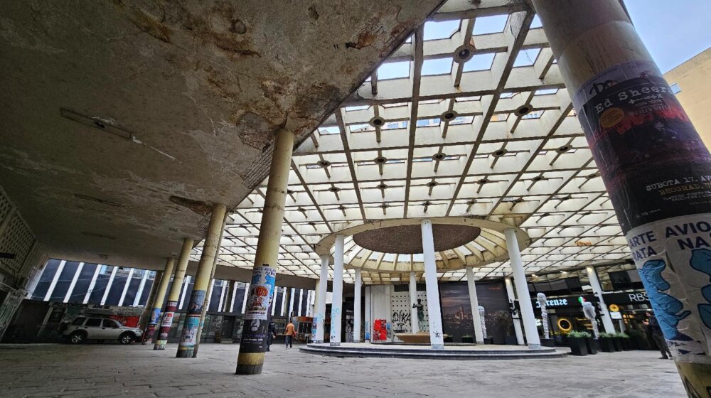 Godinama zapušten: Poznati beogradski prolaz Bezistan opasnost za prolaznike (FOTO) 1