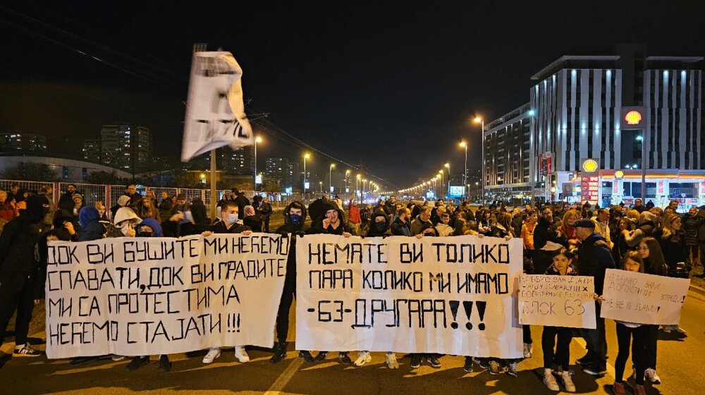 Novi protest u Bloku 63, stanari blokirali Ulicu Jurija Gagarina (FOTO) 1