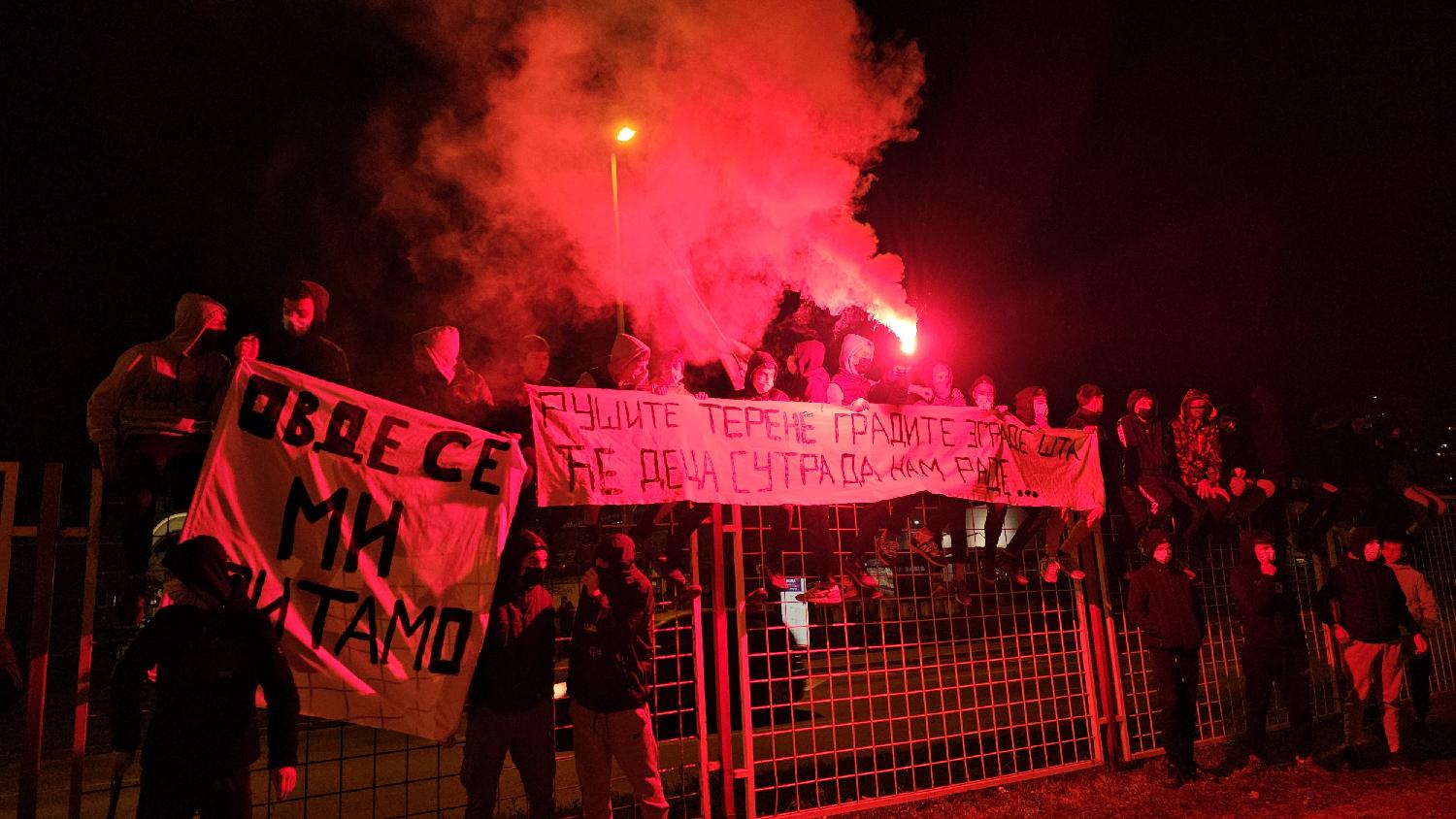 Novi protest u Bloku 63, stanari blokirali Ulicu Jurija Gagarina (FOTO) 2