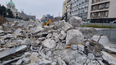 Kako izgleda rušenje fontane i radovi na Trgu Nikole Pašića? (FOTO, VIDEO) 8