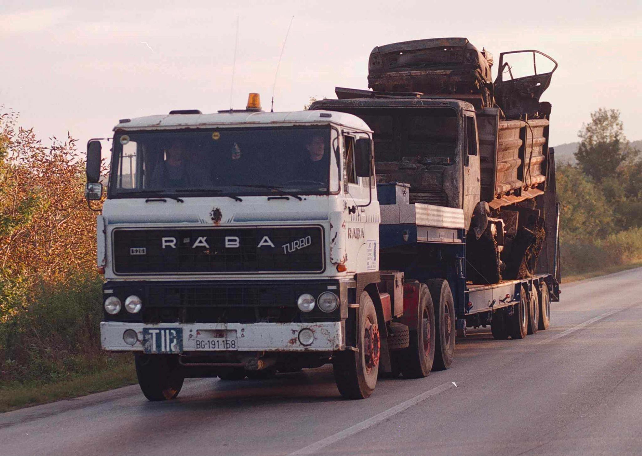 Zločin na Ibarskoj magistrali Ponovljeno suđenje za zločin na Ibarskoj magistrali počelo pre 20 godina, Radomir Marković i Milan Radonjić još jednom bili protagonisti 3