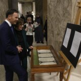 Siniša Mali na izložbi "Lada 120 proleća": Danas je više nego ikada važno da pokažemo da smo složni 7