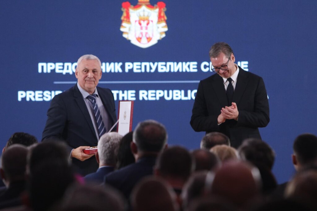 Koga je sve Vučić odlikovao povodom Dana državnosti (FOTO) 6 Koga je sve Vučić odlikovao povodom Dana državnosti (FOTO) 6