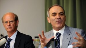 Ko je Gari Kasparov: Šahovska legenda ima hrvatsko državljantvo, promenio je prezime, a u Rusiji je stavljen na listu "terorista i ekstremista" 23