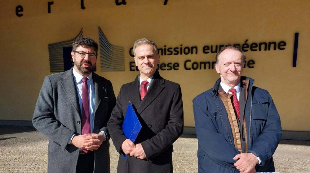 Da li je dogovor pet opozicionih stranaka o nastupu prema EU uvod u predizbornu koaliciju? 8