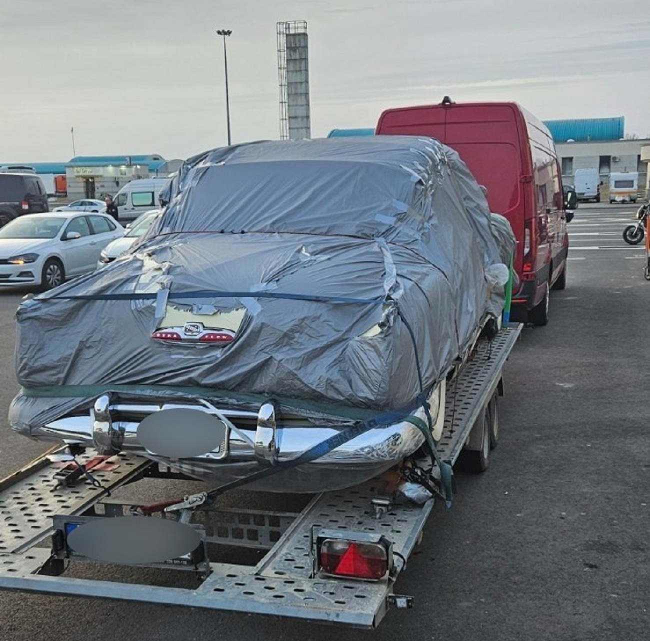 Carinici na Horgošu zaplenili neprijavljeni oldtajmer marke Bjuik iz 1952. godine (FOTO) 2 Carinici na Horgošu zaplenili neprijavljeni oldtajmer marke Bjuik iz 1952. godine (FOTO) 2