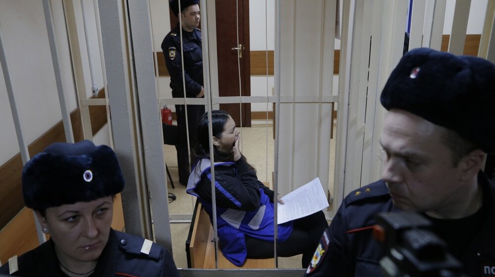 Proglašeni krivim za smrt 68 dece: Otrovali ih sirupom protiv kašlja 1