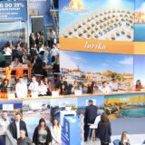 "Za sva ta pitanja dajete kačket? Glupo vam je to": Reporterka Danasa na 45. Sajmu turizma, jednom od poslednjih pod kupolama čuvene Hale 1 (FOTO) 6